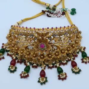 Heavy Choker with Green/Red Drops