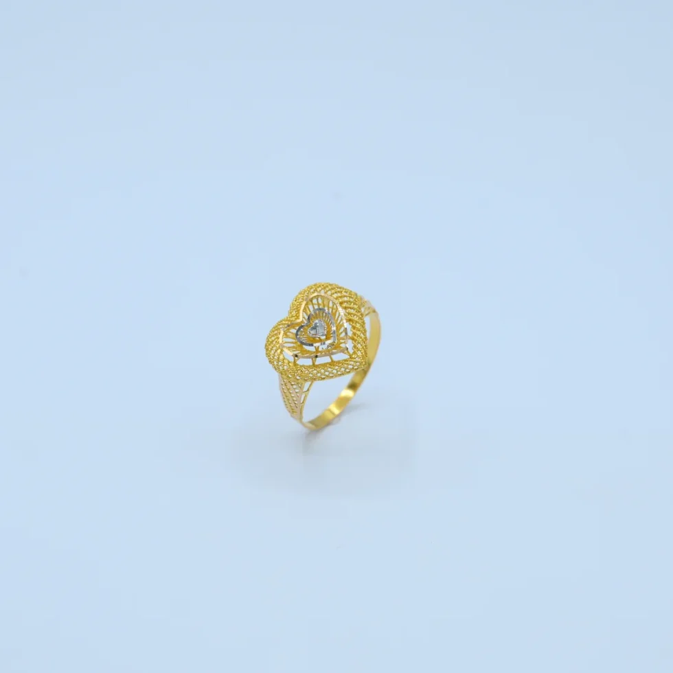 Gold Heart Shape Filigree Ring