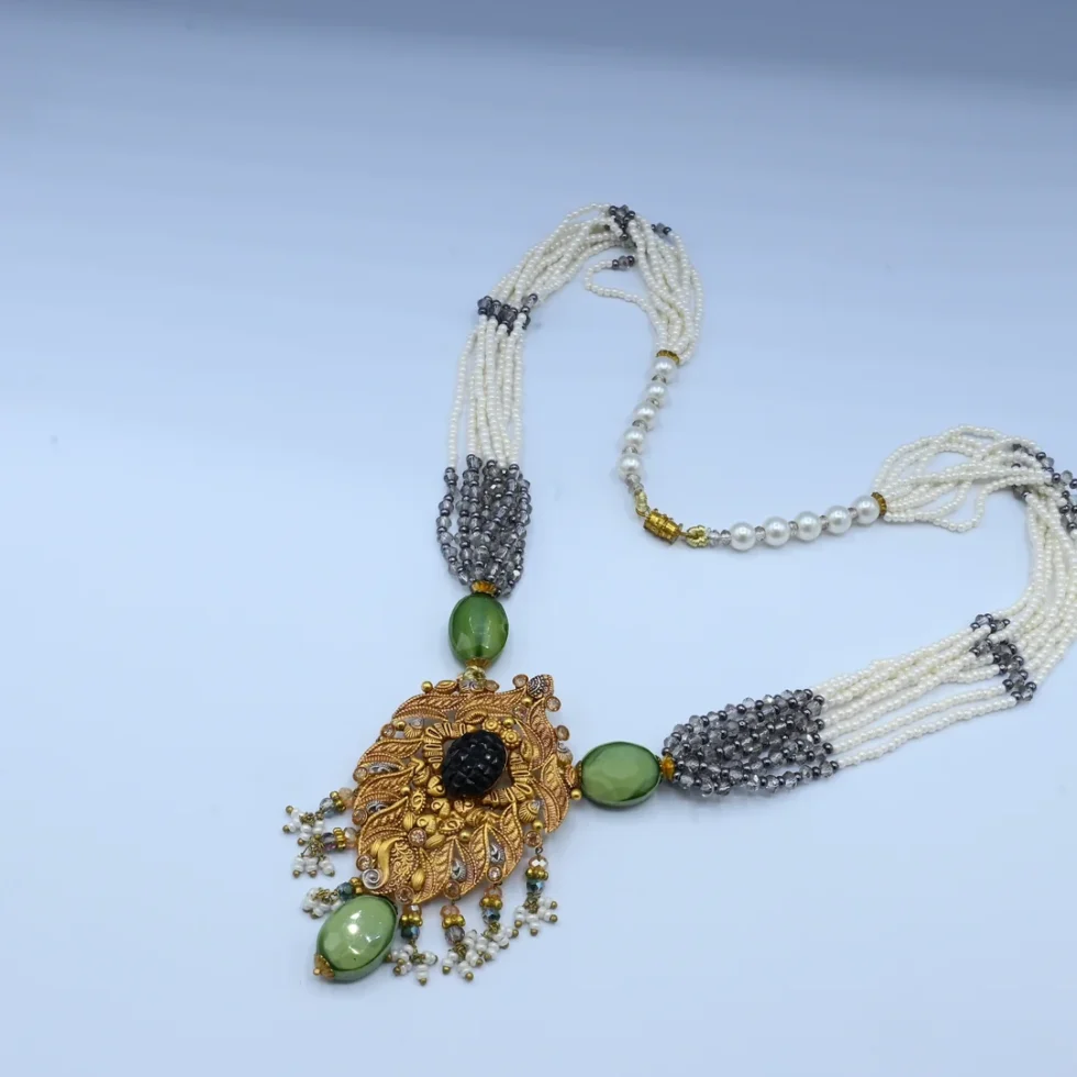 Gold Pearl Green Stone Multi-Layer Set
