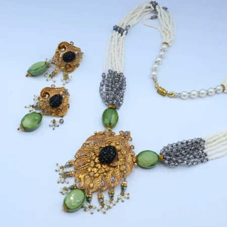 Gold Pearl Green Stone Multi-Layer Set