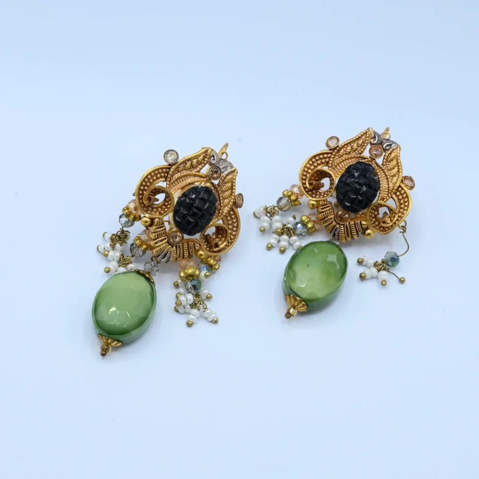 Gold Pearl Green Stone Multi-Layer Set