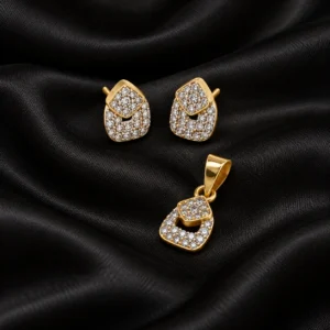 Virelle Halo Gold Pendant & Ear Stud Set