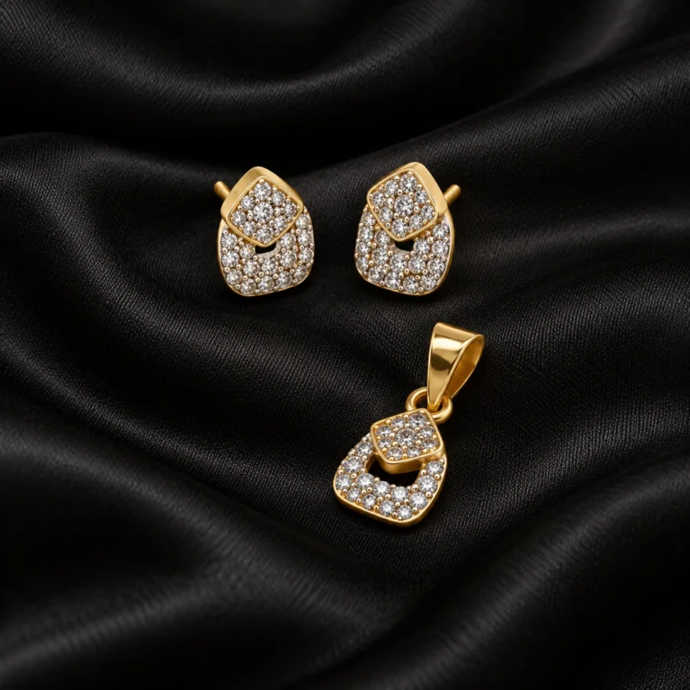 Virelle Halo Gold Pendant & Ear Stud Set